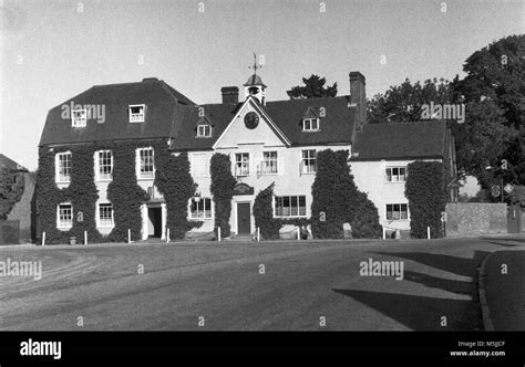 Hinds Head Aldermaston 1950s number 3688 Stock Photo - Alamy