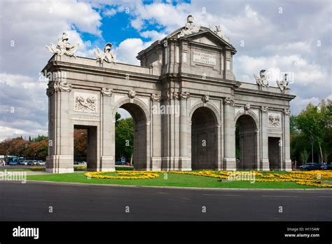 Puerta de Alcala Stock Photo - Alamy