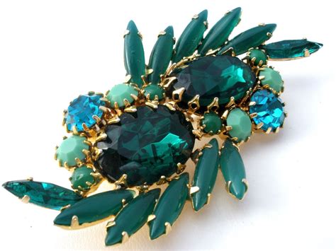 Emerald Green Rhinestone Brooch Pin Vintage | Vintage rhinestone ...