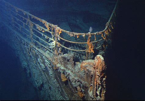 File:Titanic wreck bow.jpg - Wikipedia