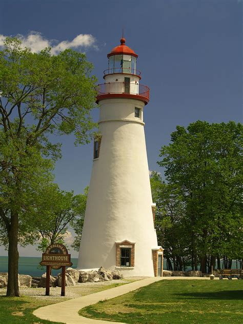 Marblehead Lighthouse Photograph by Melissa McDole