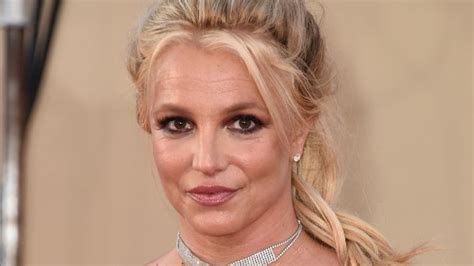 Britney Spears’s Lob Haircut Photos: Goodbye Hair Extensions | StyleCaster