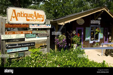 Antique Alley Shoppes famous shopping area in Nashville Indiana Stock Photo - Alamy