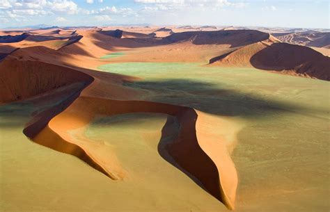 Sand dunes in namibia africa - holoserfiber