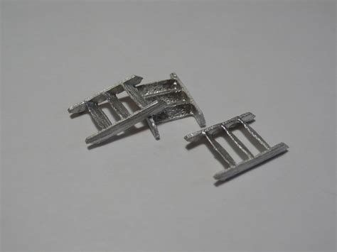 Wooden Steps (3 Pieces) - Rail Scale Miniatures