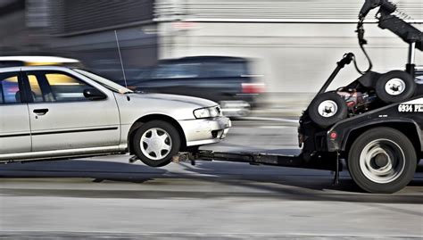 Tow Truck Accidents | Bakersfield Personal Injury Attorney | Mickey Fine