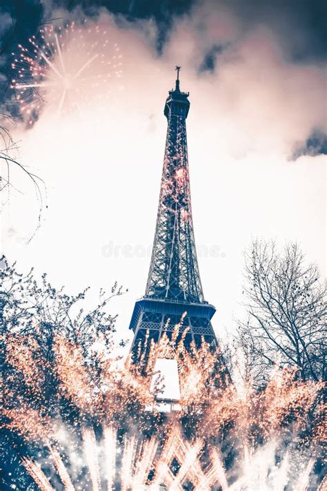 Colorful Fireworks in Paris, Eiffel Tower Stock Image - Image of symbol, holiday: 237365933