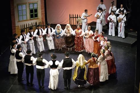 Hungarian folk dance in traditional dress. | Folk costume, Traditional ...