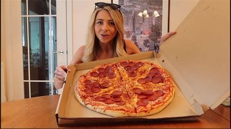 18 inch COSTCO PIZZA CHALLENGE - YouTube