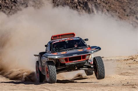 Dakar 2024: Sainz 4. Dakar galibiyetine Audi ile ulaşırken, Loeb üçüncü ...