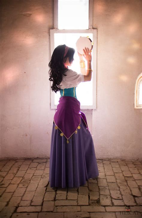 Esmeralda by Rameiko.deviantart.com Costume Esmeralda, Esmeralda Halloween, Esmeralda Dress ...