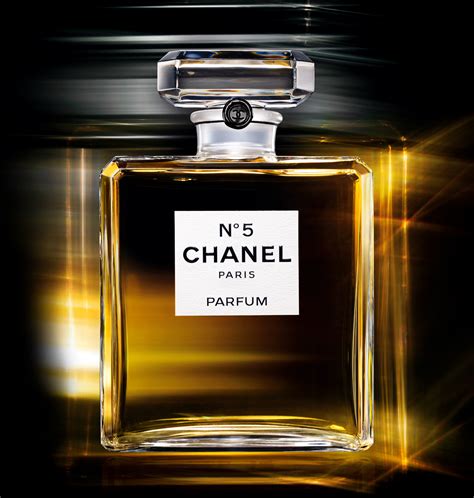 Fashionate: CHANEL N°5 For the first time