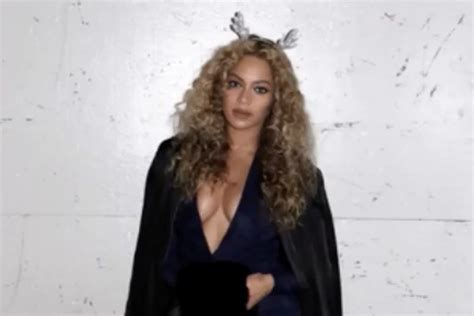 Beyonce Shows off 'Lemonade' Christmas Tree in Holiday-Themed Video [WATCH]