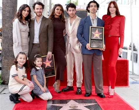 Kevin Jonas' Daughters Watch Jonas Brothers Get Star on Hollywood Walk of Fame: 'Pretty Cool'