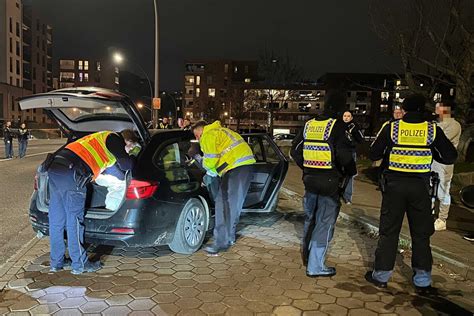 Großkontrolle in Hamburg: Polizei hält Hunderte Fahrzeuge an, ein ...