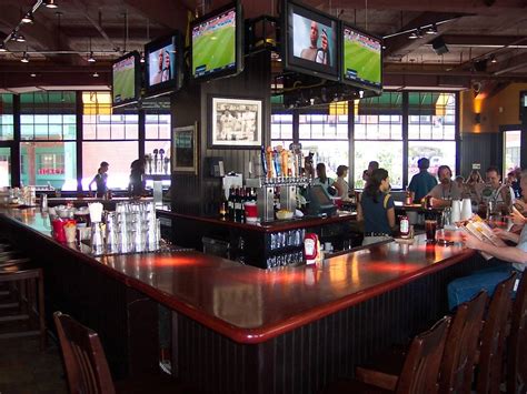Best Sports Bars in Boston: 17 Spots with Big Screen TVs