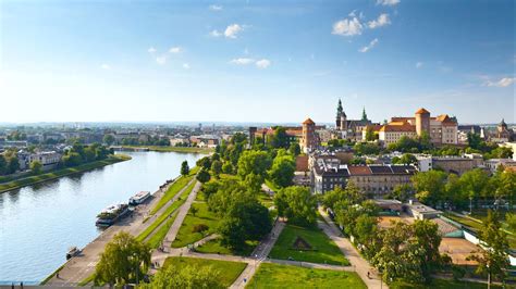 $213 Cheap Flights to Krakow in 2024/25 | momondo