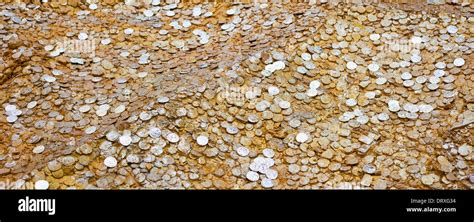 Huge pile of gold coins Stock Photo - Alamy