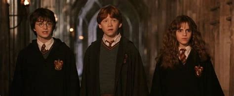 Film Review: Harry Potter and the Chamber of Secrets – A Suspenseful Sequel | Harry potter scene ...