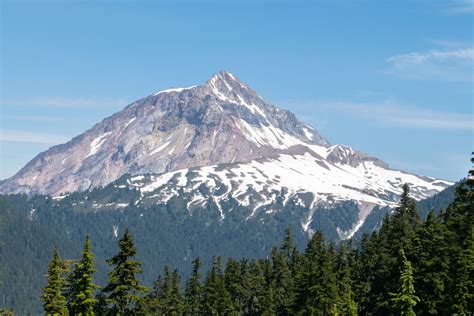 Trail Guide: Elfin Lakes in British Columbia, Canada