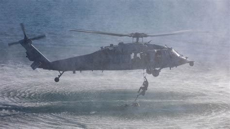 US Navy helicopter with 6 on board crashes into bay in Southern California | Fox News