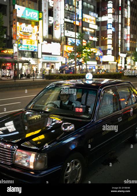 Japanese taxi hi-res stock photography and images - Alamy