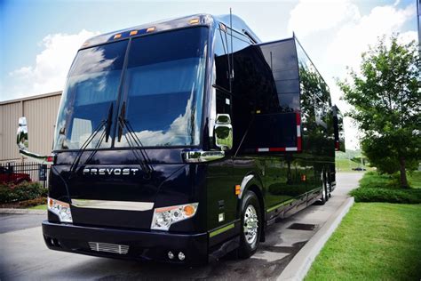 What Makes A Quality Luxury Tour Bus? - Hemphill Brothers Coach Company