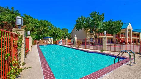 Motel 6 Arlington Tx from $52. Arlington Hotel Deals & Reviews - KAYAK