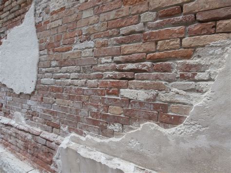 Pin by Shela-Lyn Boxberger on Italy | Exposed brick, Exposed brick walls, Textured walls