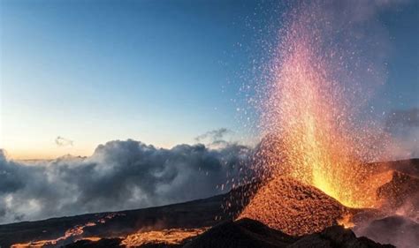 Reunion Island volcano eruption webcam: Watch as La Reunion volcano BLOWS | World | News ...