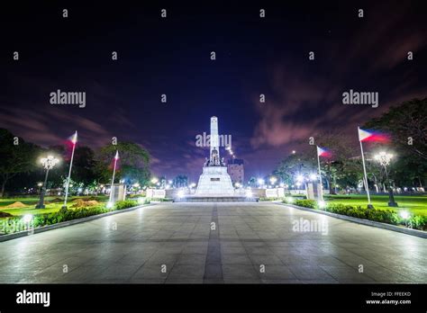 The Rizal Monument at night, at Rizal Park, in Ermita, Manila, The ...