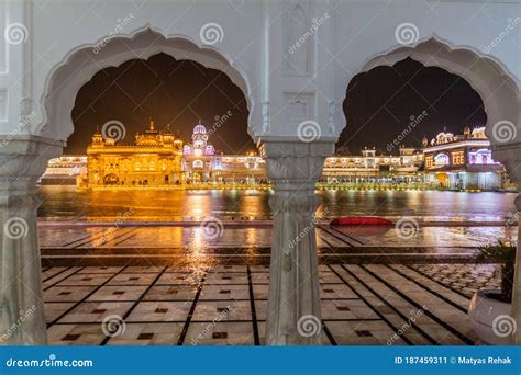 Night View of the Golden Temple (Harmandir Sahib) in Amritsar, Punjab State, Ind Stock Image ...