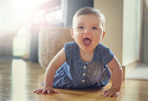 Crawling: 7 Benefits of the Under-Appreciated Milestone - Baby Chick