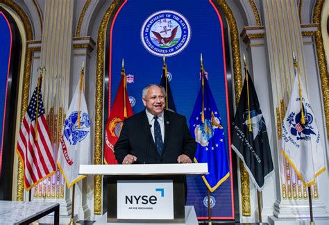 DVIDS - Images - SECNAV Visits NYC FLEET WEEK 2023 [Image 1 of 28]