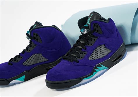 Air Jordan 5 Alternate Grape 136027-500 | SneakerNews.com