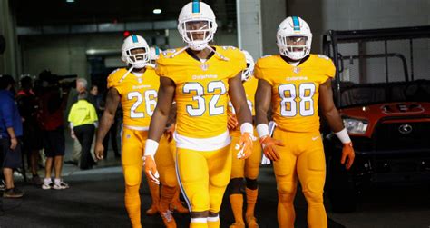 Miami Dolphins Color Rush Uniforms Gets Roasted On Twitter - Daily Snark