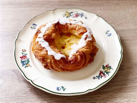 Winerbrød - Traditional Danish Pastry - Danish food blog - Mitzie Mee