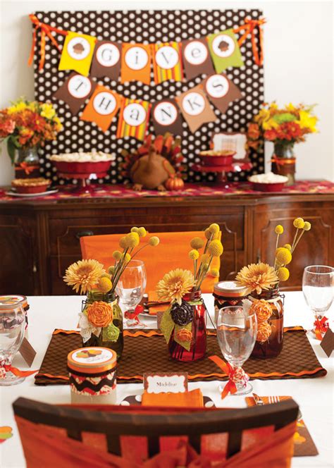 20 DIY Thanksgiving Kids Table Decoration