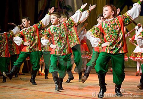 Danza Rusa Popular Imagenes de archivo - Imagen: 22147824 | Danza, Rusia, Ruso