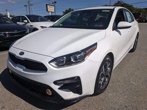 New 2020 Kia Forte LXS in Clear White | Greensburg, PA | #K04092