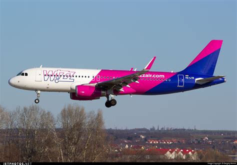Photo: HA-LYR (CN: 6631) Wizz Air Airbus A320-212 by Gergely Molnár | Airbus, Photo online ...