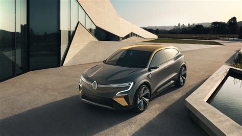 Renault unveils sleek new electric hatchback and inexpensive EV | Electrek