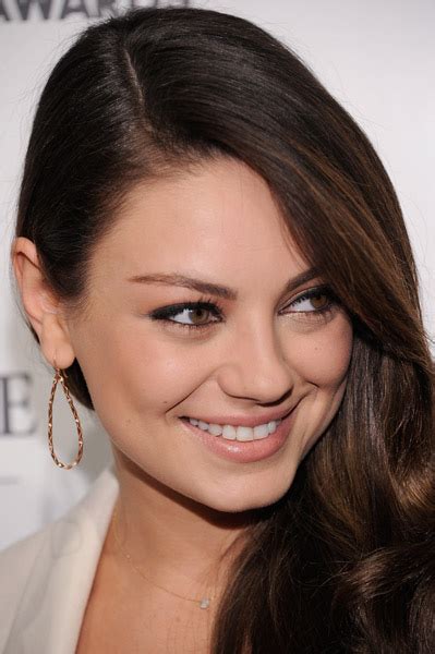 wallpaperew: Mila Kunis Sexy Smile