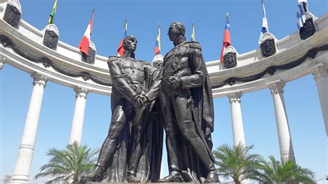 Monumento La Rotonda Bolívar y San Martín, Malecón 2000 Guayaquil ...