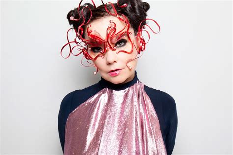 Björk to be the very first musician to perform for a live audience in ...