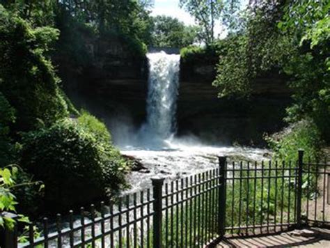 A Guide to Minnehaha Park in Minneapolis