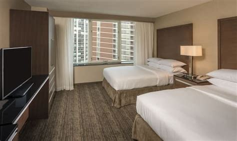 Rooms & Suites at the Embassy Suites Chicago Downtown Magnificent Mile