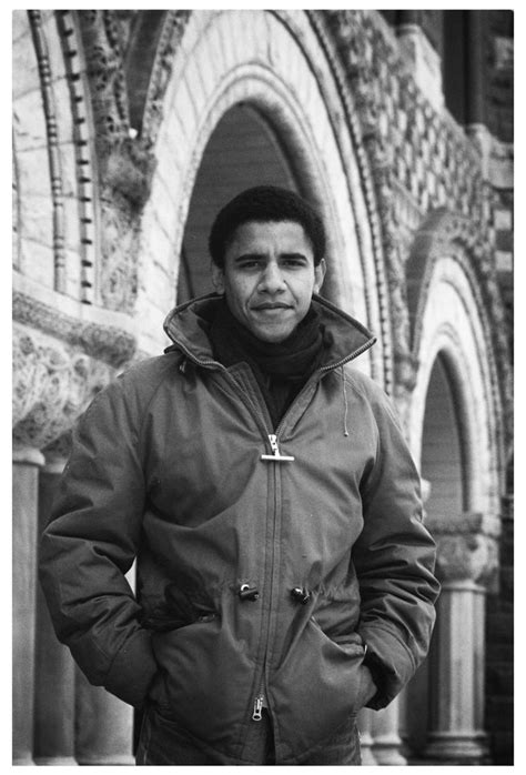 A Take-No-Prisoners Biography of Barack Obama Examines His Early Love Life - The New York Times