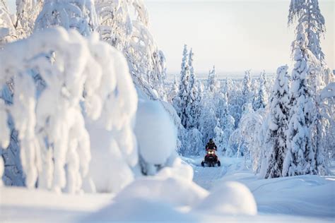 Snowmobiles & Snowmobiling in Lapland | Visit Finnish Lapland