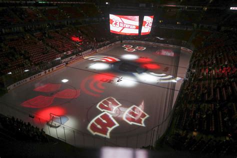 Wisconsin Badgers men’s hockey: full schedule released for 2021-22 ...